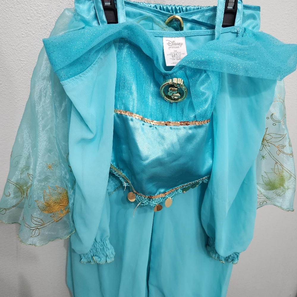 Disney store Princess Jasmine 5/6 set